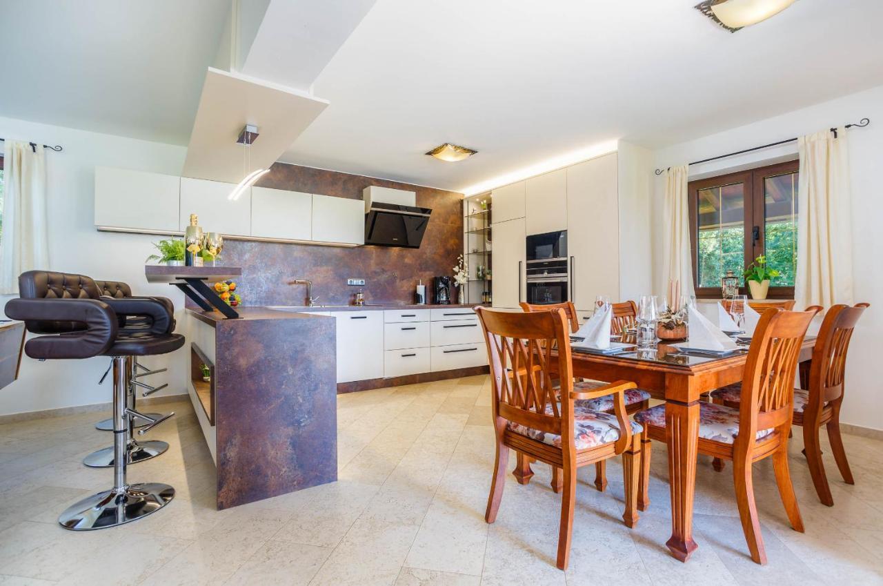 Villa Kamenica Kras Buitenkant foto