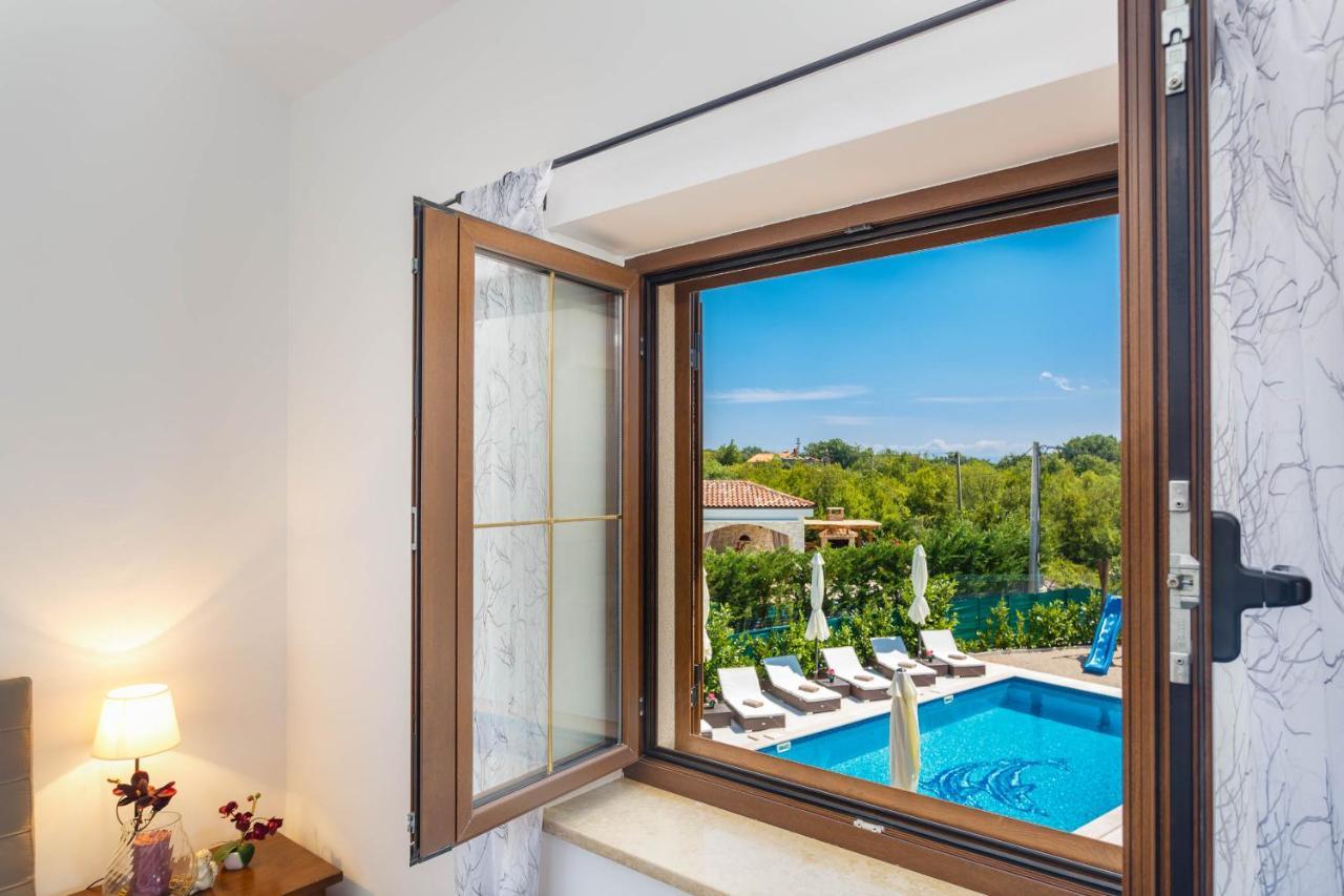 Villa Kamenica Kras Buitenkant foto