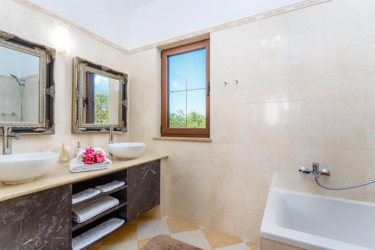 Villa Kamenica Kras Buitenkant foto