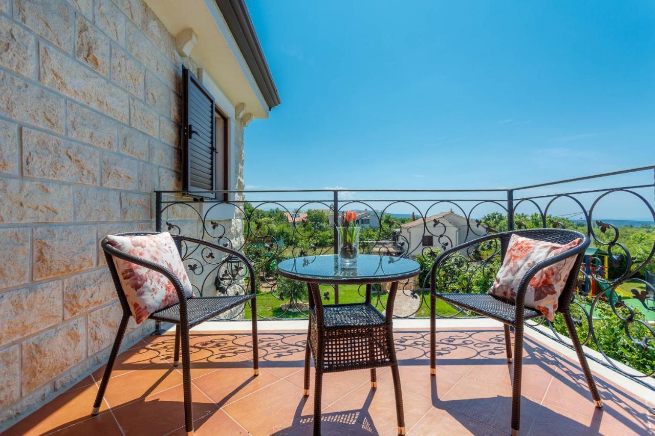 Villa Kamenica Kras Buitenkant foto