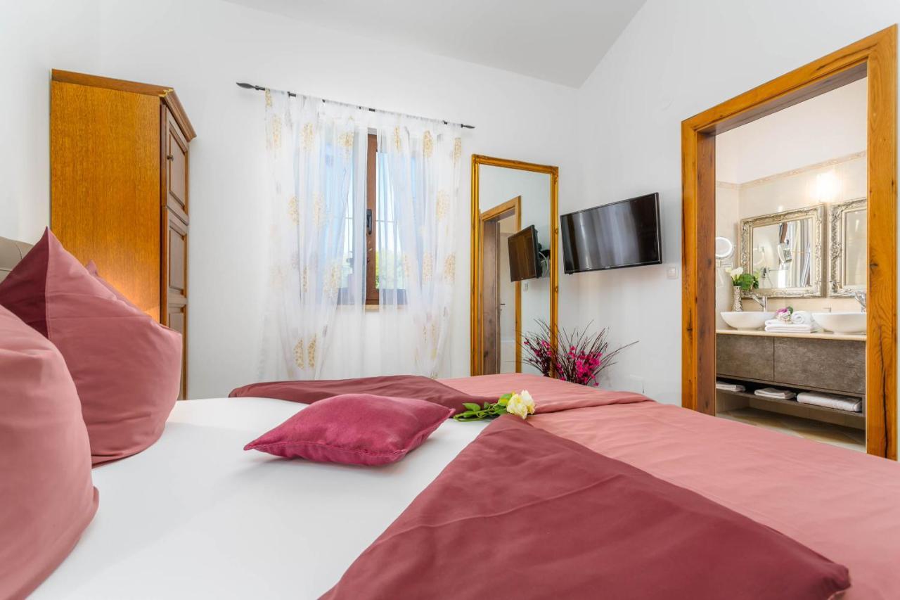 Villa Kamenica Kras Buitenkant foto