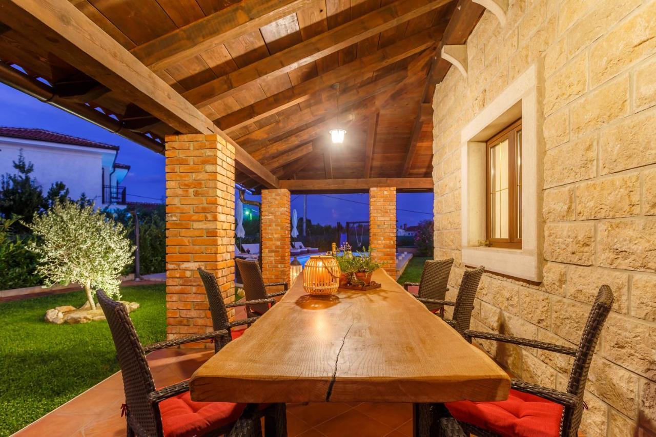 Villa Kamenica Kras Buitenkant foto
